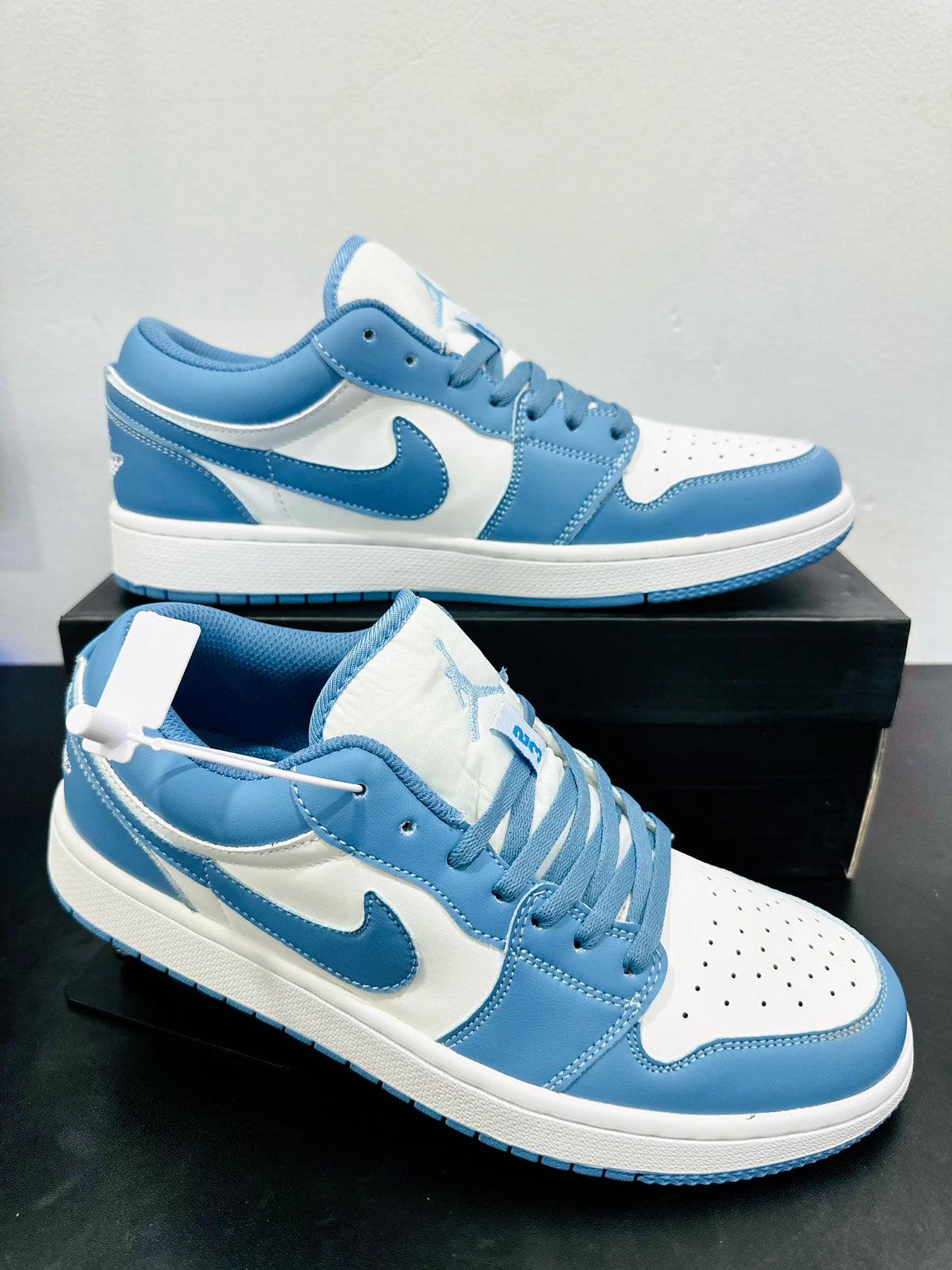 Nike Air Jordan 1 Low University Blue