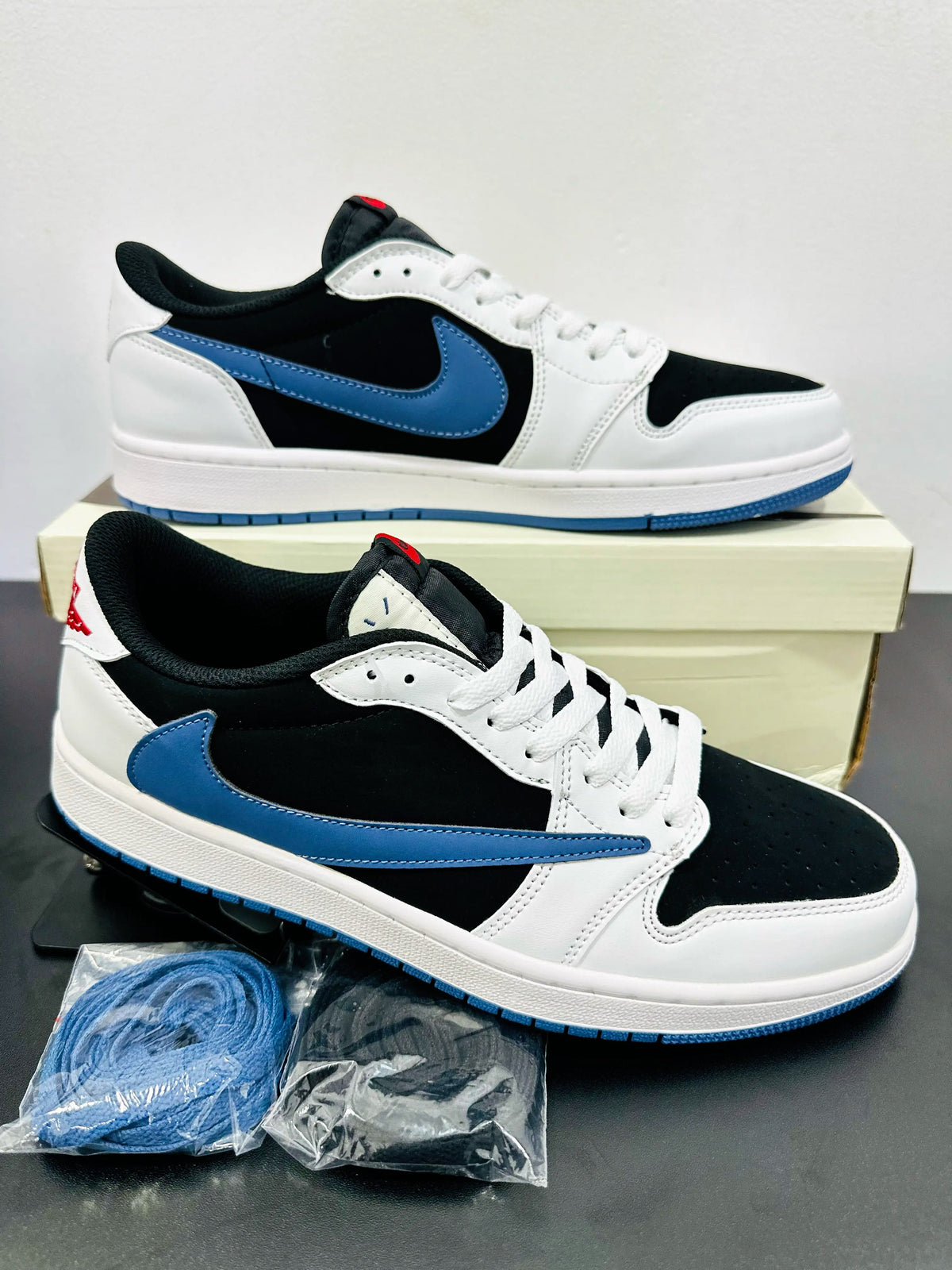 Nike Jordan 1 Low Travis Scott Blue White