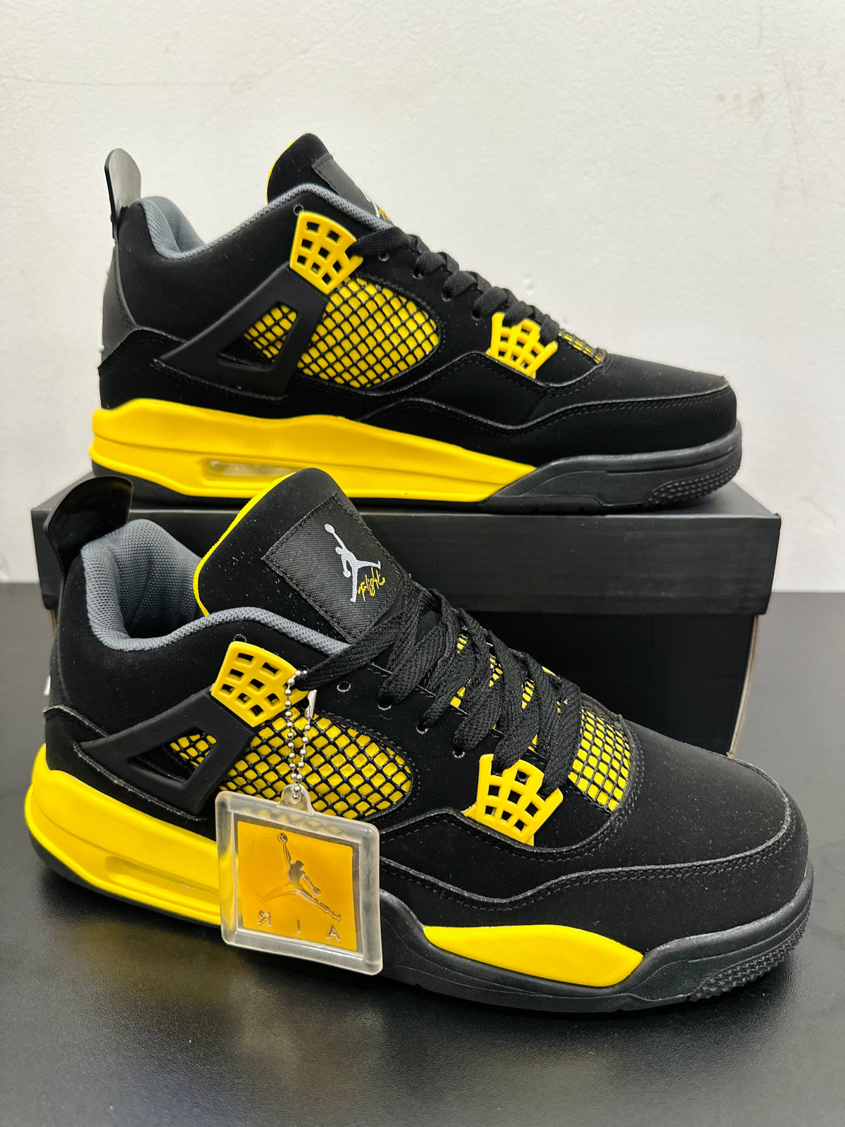 Nike Air Jordan 4 Thunder